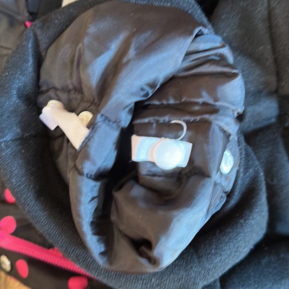 Roxy one piece snowsuit - Picture 7 of 7